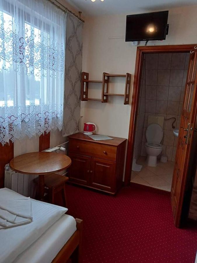 Pokoje Goscinne U Bronka Ciche Male Bagian luar foto