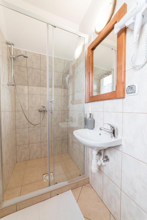 Pokoje Goscinne U Bronka Ciche Male Bagian luar foto